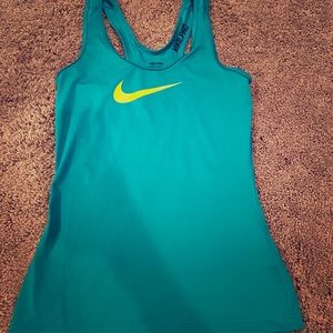 Nike workout top